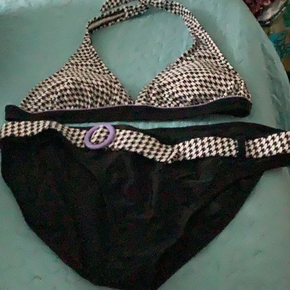 Isaac MIzrahi bikini black white purple bottom XXL top XL NWT belt halte…